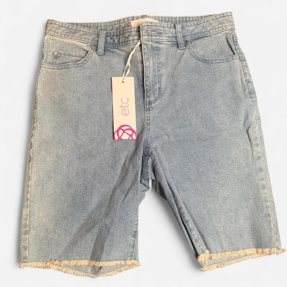 ETCETRA Light wash denim shorts with frayed hem, Size 6 - Without Button